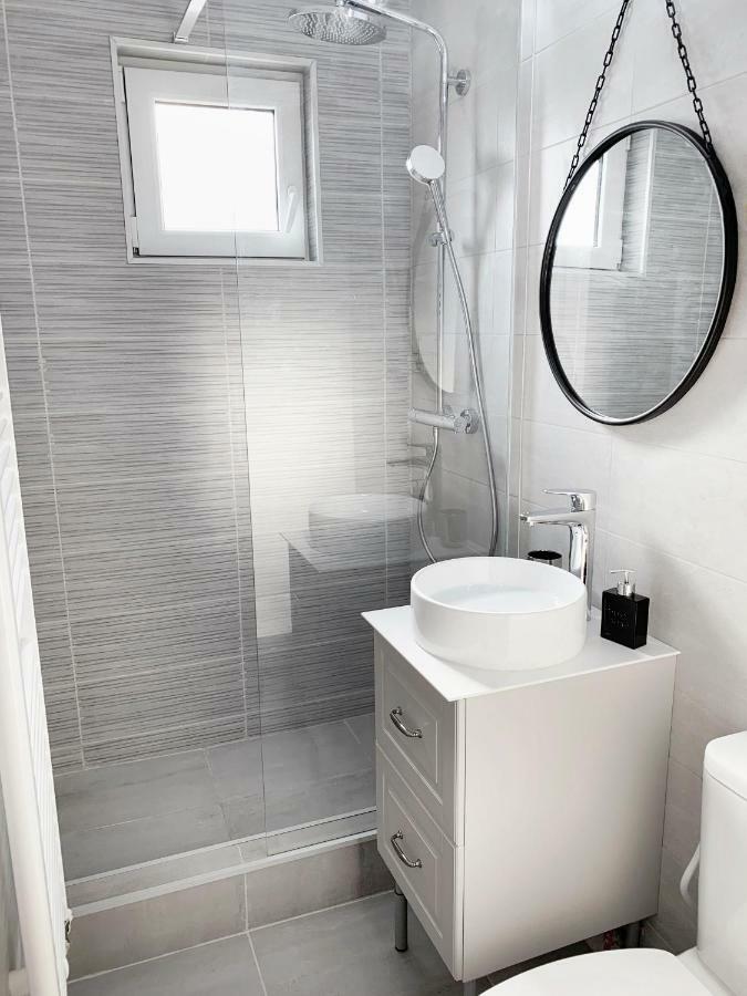 MHC Quiet Deluxe Suite near Downtown - Free Parking Braşov Buitenkant foto